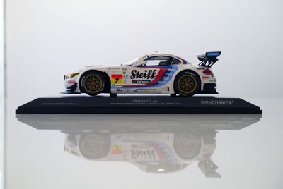 MINICHAMPS 1/18 Z4GT3 Team Studie